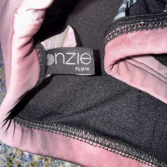 Onzie Flow Peloton Pink and Black Sports Bra M - Picture 3 of 5